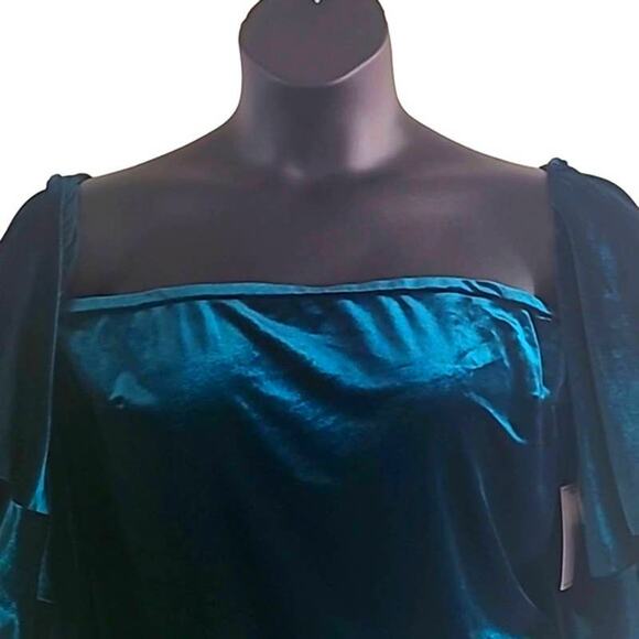 NWOT State Forest Green Velvet Off-The-Shoulder Bell Sleeve Top Size Medium - Picture 2 of 6